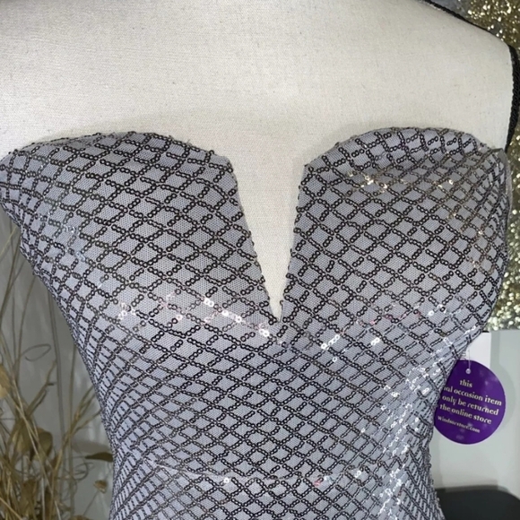 Windsor Strapless Mesh Sequin Dress - Picture 10 of 10
